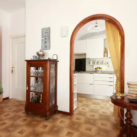 Elyse Монтероссо-аль-Маре