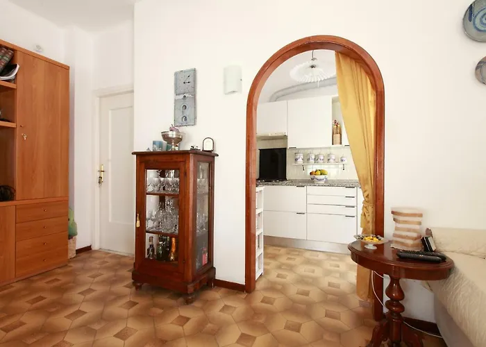 Elyse Monterosso al Mare