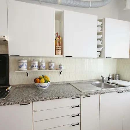 Elyse * 몬테로소 알 마레