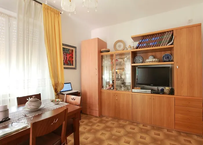 Elyse Monterosso al Mare